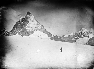 Many mountaineers in the 19th century dreamed of climbing the steep pyramide of the Matterhorn.